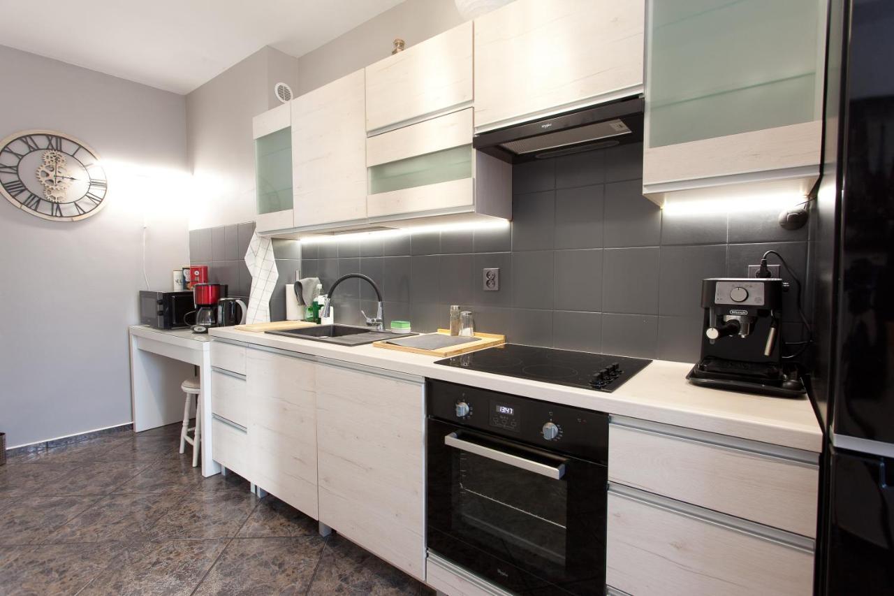 Uroczy Apartament Rzeczna 코워브제크 외부 사진